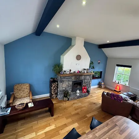 The Rose & Pearl Retreat * 발린토버