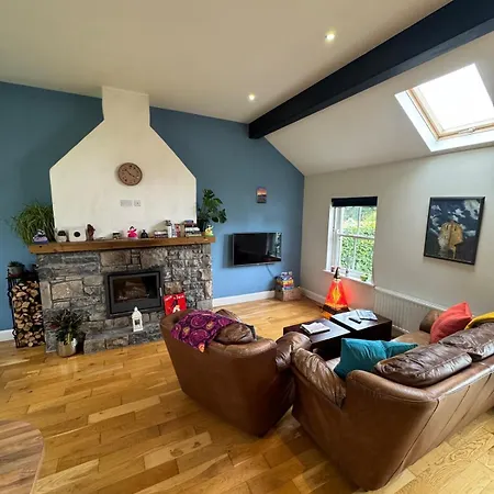 The Rose & Pearl Retreat