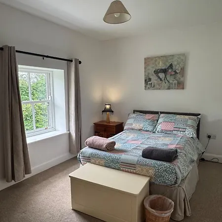 The Rose & Pearl Retreat 발린토버