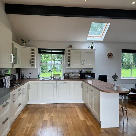 The Rose & Pearl Retreat