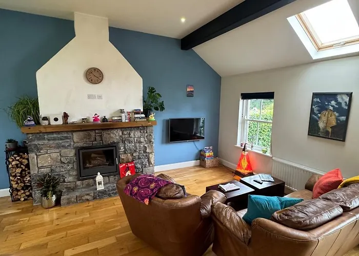 The Rose & Pearl Retreat