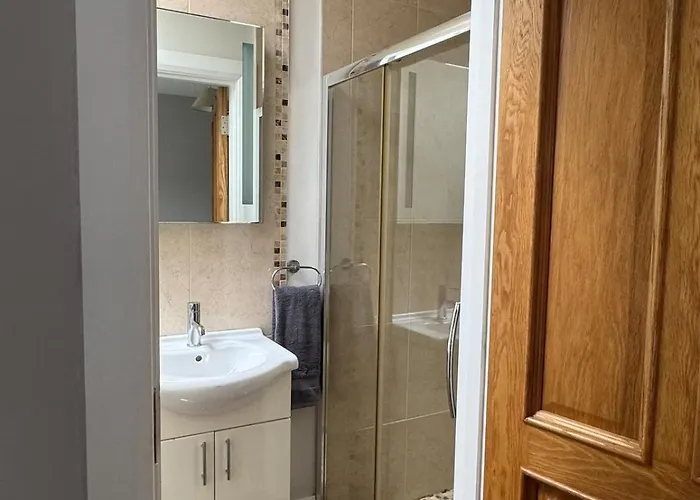 The Rose & Pearl Retreat *