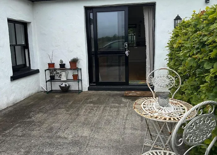 The Rose & Pearl Retreat